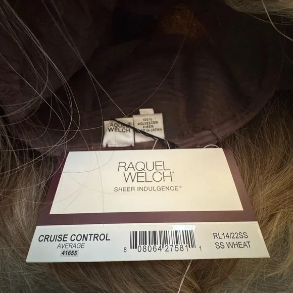 Raquel Welch  Shaded Wheat Cruise Control Women's Wig - Picture 4 of 5